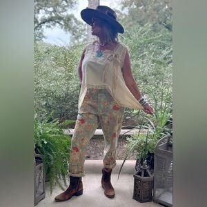 NWT Jaded Gypsy Floral Meadows
Traveler Pants Sz L/XL
